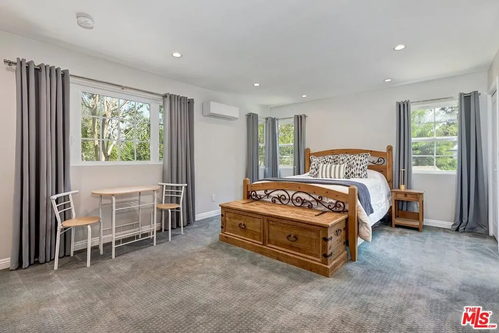 11191 Valley Spring Place, North Hollywood, California 91602 home-pic-33