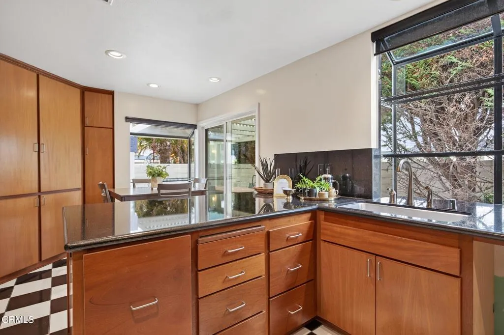 628 Sapphire Avenue, Ventura, California 93004 home-pic-13