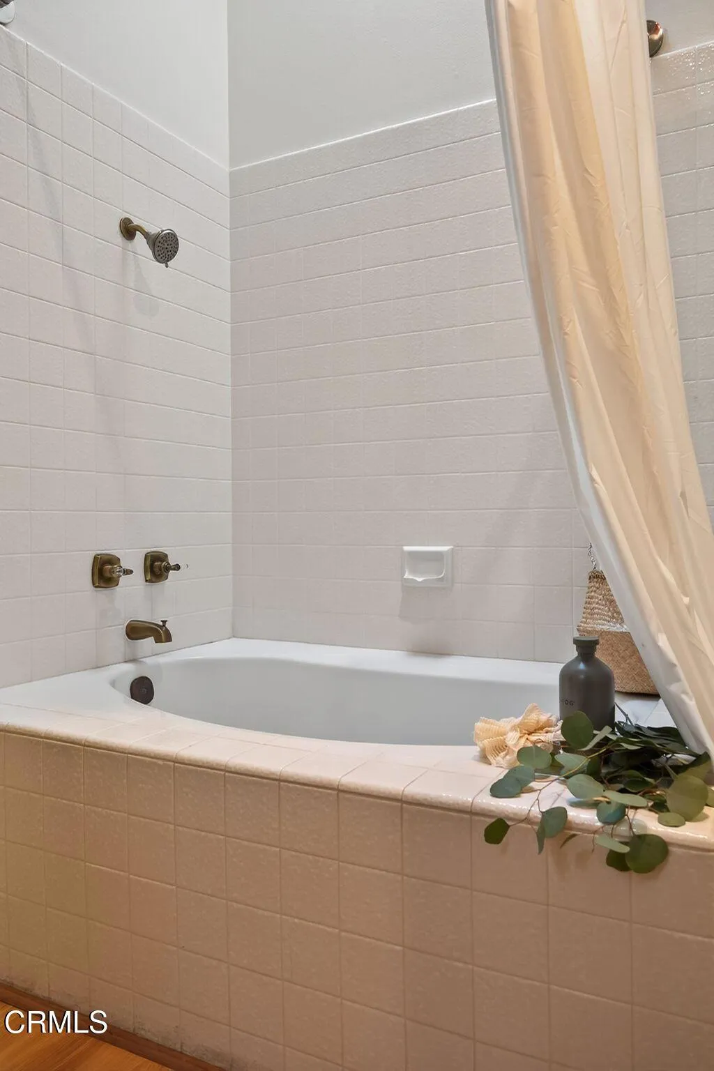 628 Sapphire Avenue, Ventura, California 93004 home-pic-36