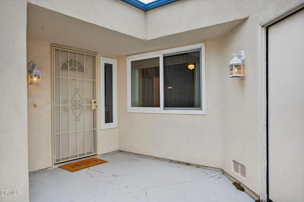 628 Sapphire Avenue, Ventura, California 93004 home-pic-9