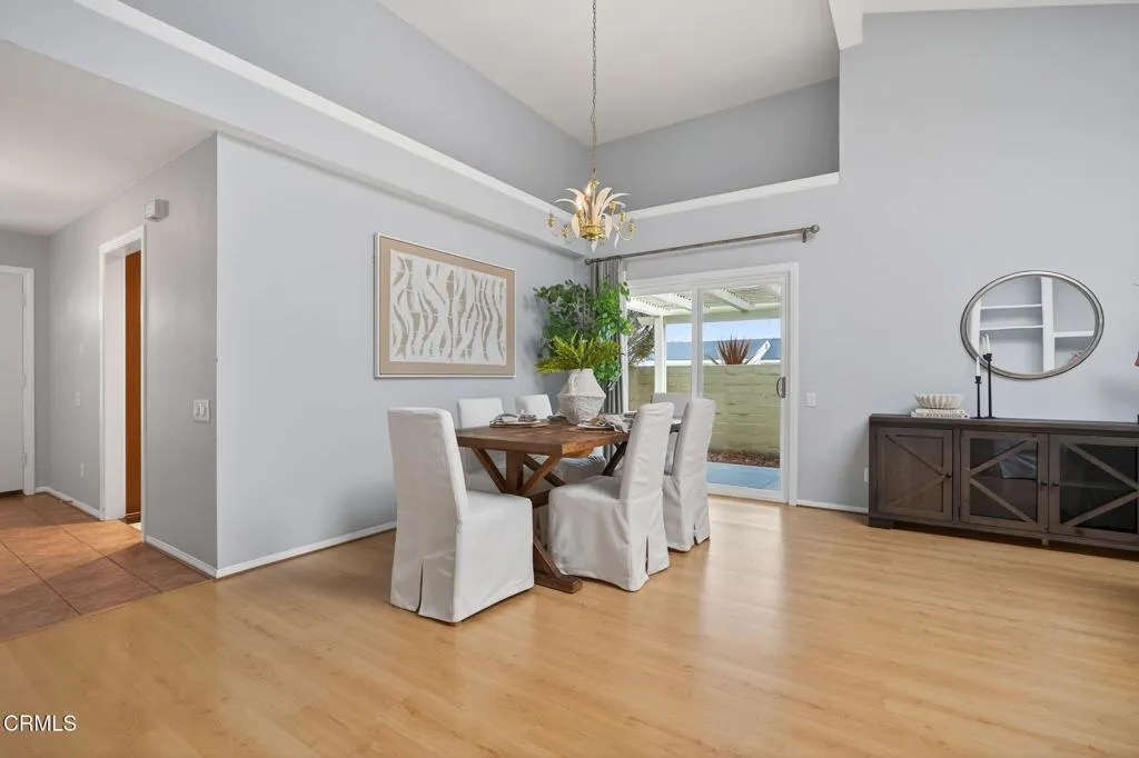 628 Sapphire Avenue, Ventura, California 93004 home-pic-1