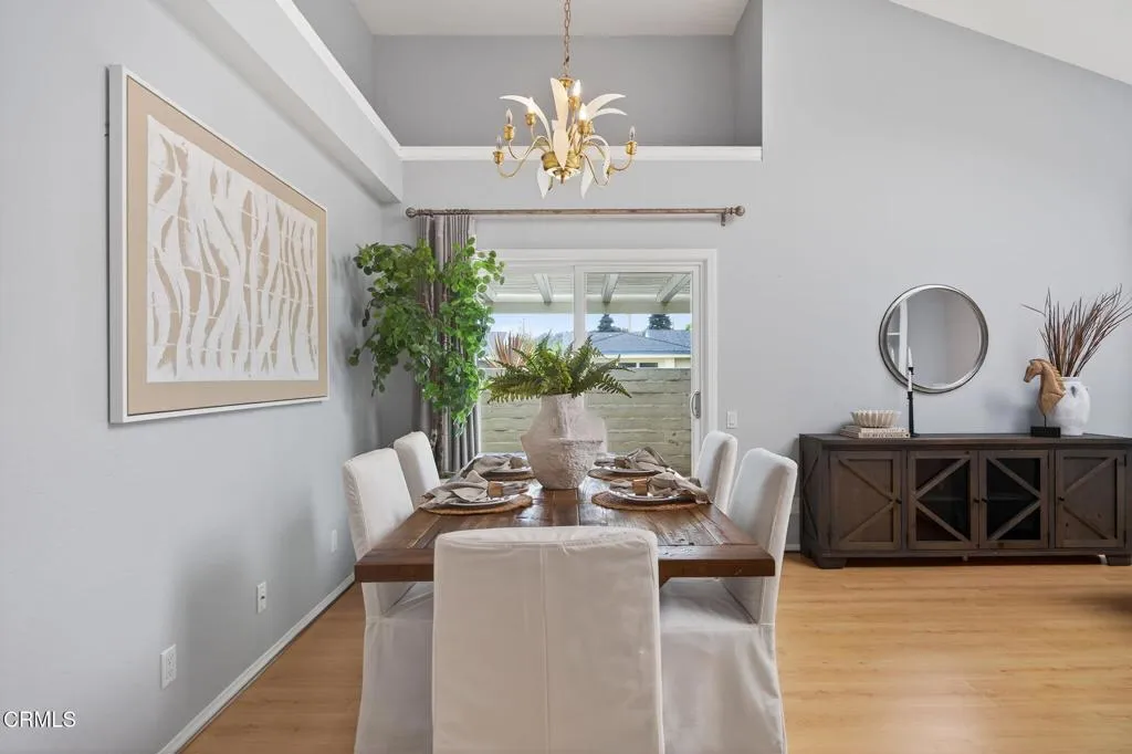 628 Sapphire Avenue, Ventura, California 93004 home-pic-12