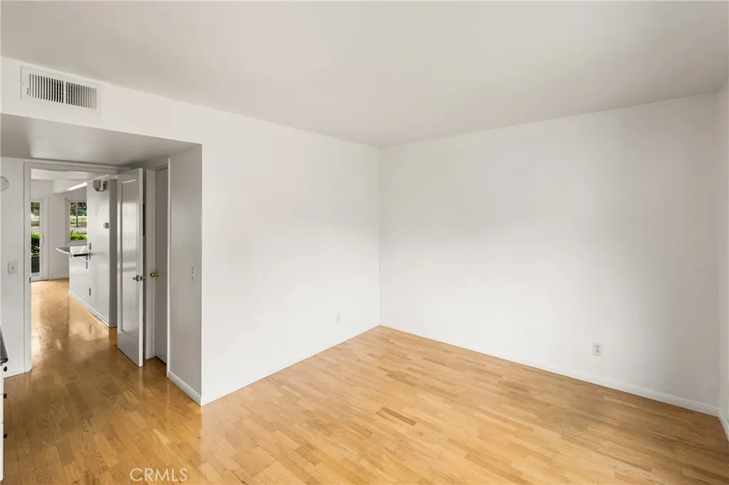 6004 Bixby Village Drive 21, Long Beach, California 90803 home-pic-16
