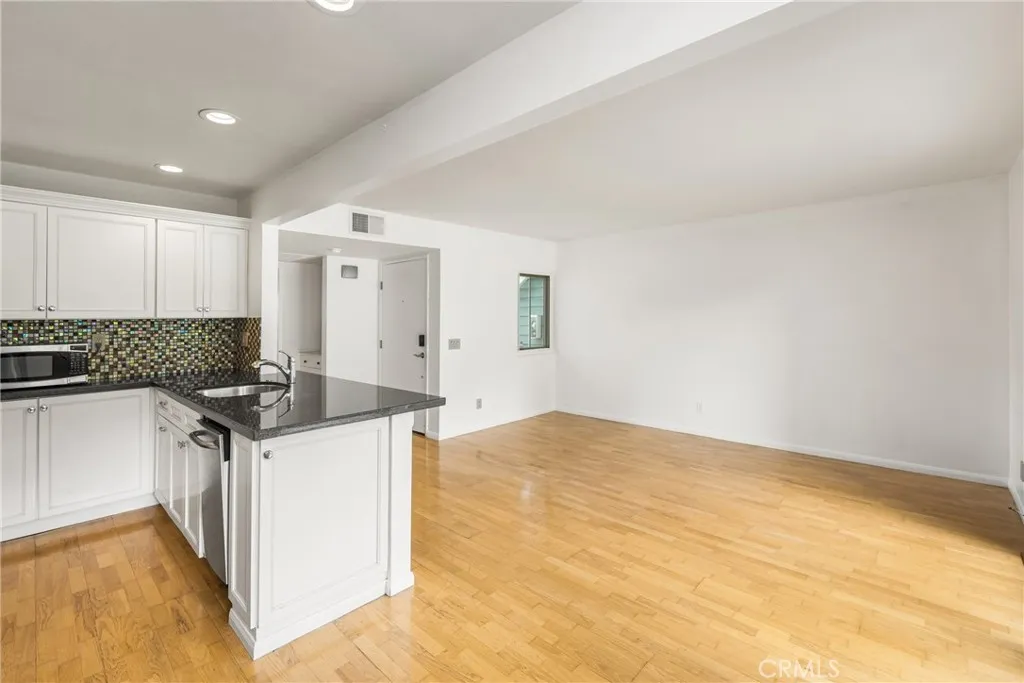 6004 Bixby Village Drive 21, Long Beach, California 90803 home-pic-9