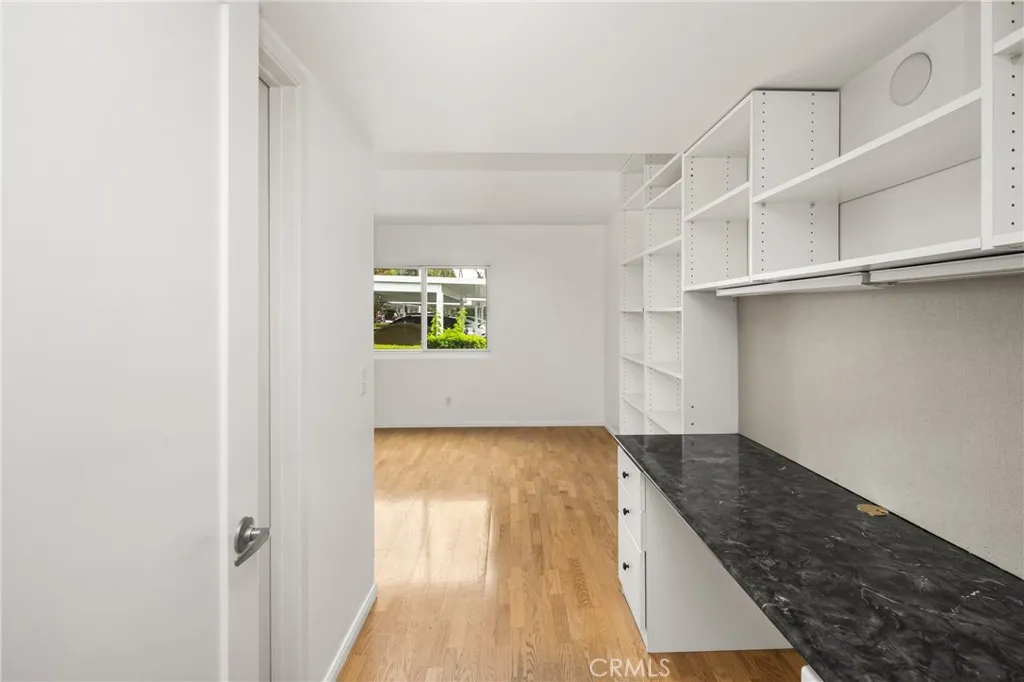 6004 Bixby Village Drive 21, Long Beach, California 90803 home-pic-15