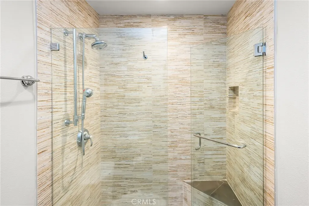 6004 Bixby Village Drive 21, Long Beach, California 90803 home-pic-13
