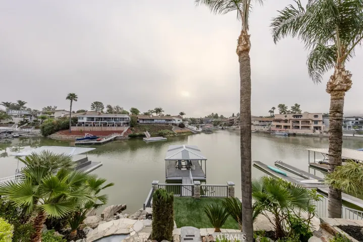 30208 White Wake, Canyon Lake, California 92587