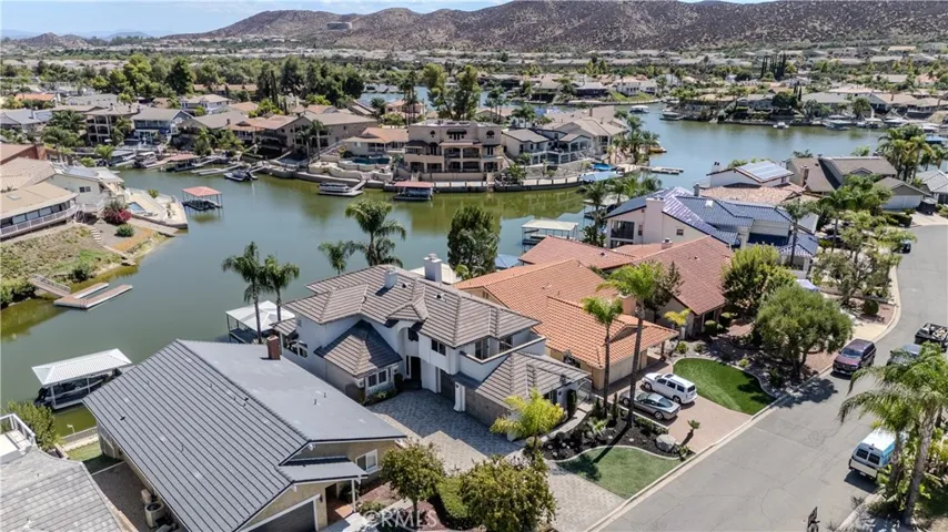 30208 White Wake, Canyon Lake, California 92587
