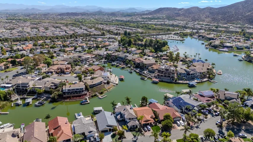 30208 White Wake, Canyon Lake, California 92587