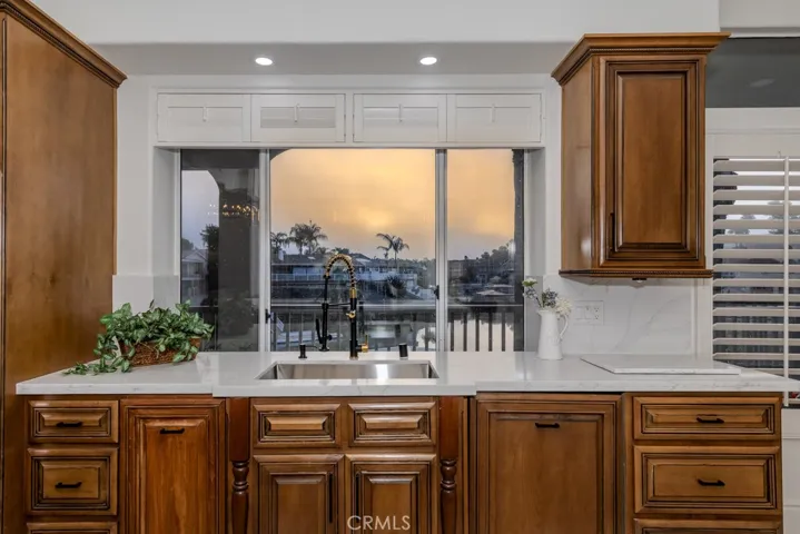 30208 White Wake, Canyon Lake, California 92587
