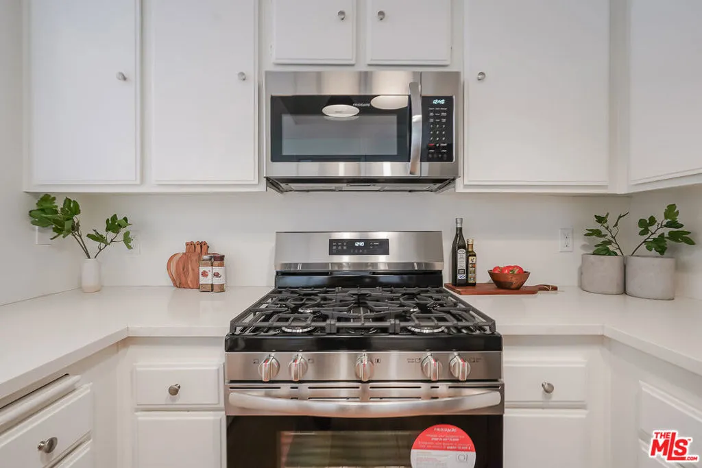 1655 Greenfield Avenue 3, Los Angeles, California 90025 home-pic-19