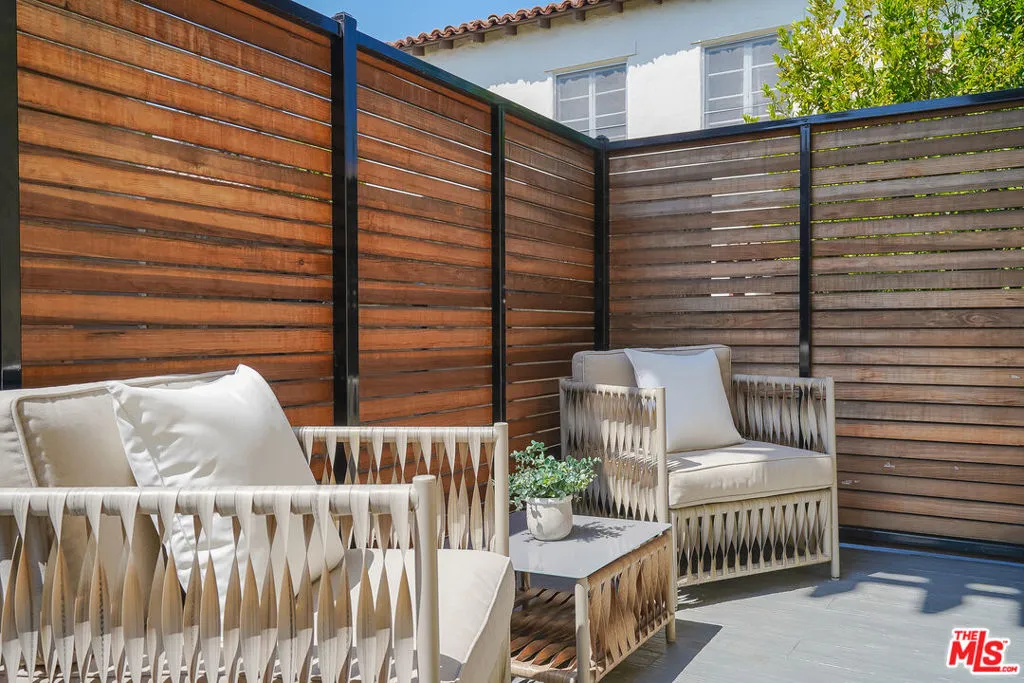 1655 Greenfield Avenue 3, Los Angeles, California 90025 home-pic-3