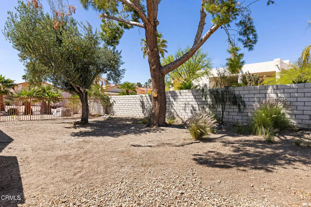 64935 Leonard Court, Desert Hot Springs, California 92240 home-pic-24