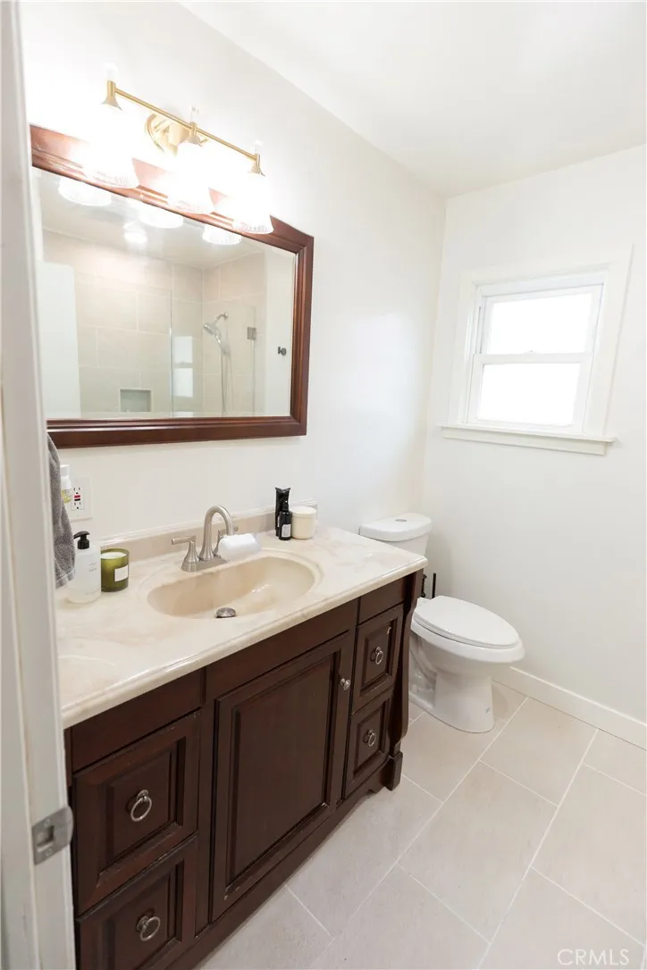 715 E Mcfadden, Santa Ana, California 92701 home-pic-21