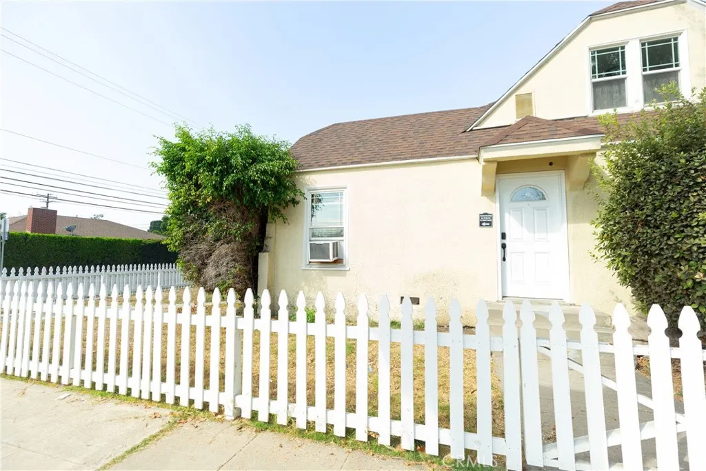 715 E Mcfadden, Santa Ana, California 92701 home-pic-43