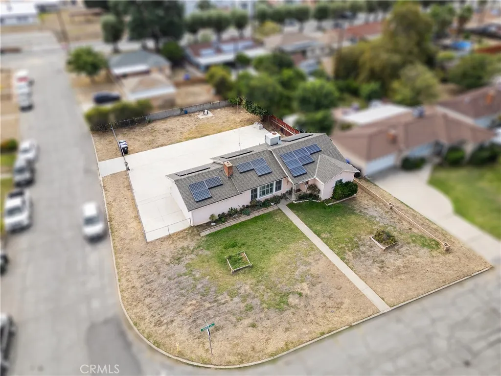1555 Toluca Dr, San Bernardino, California 92404 home-pic-1