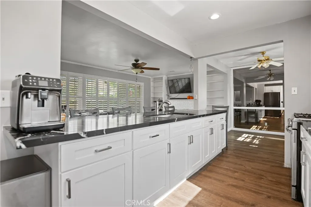 1555 Toluca Dr, San Bernardino, California 92404 home-pic-6