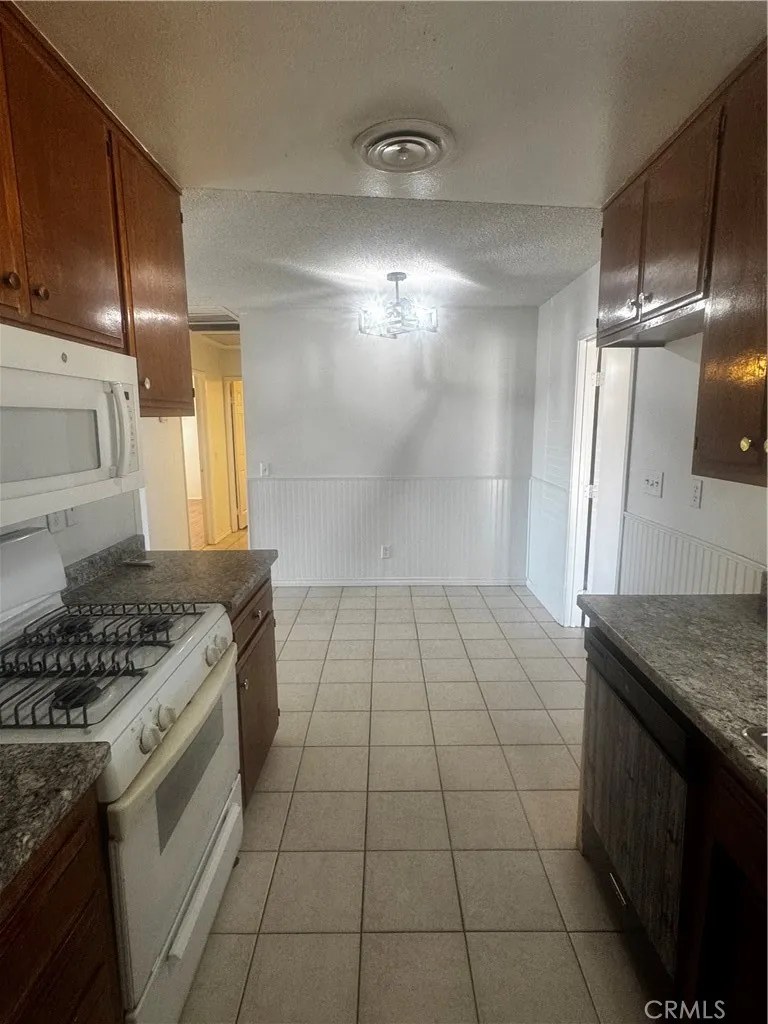 41376 Torrey Pine Court, Hemet, California 92544 home-pic-4