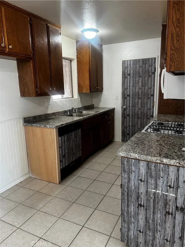 41376 Torrey Pine Court, Hemet, California 92544 home-pic-3