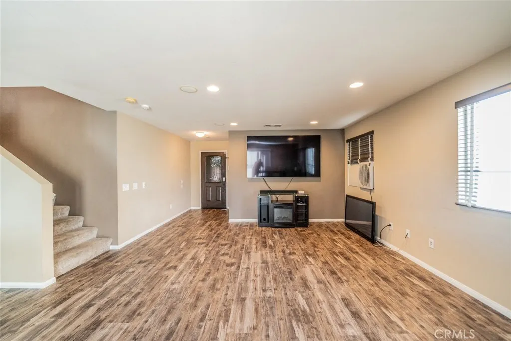 16013 Papago Place, Victorville, California 92394 home-pic-6