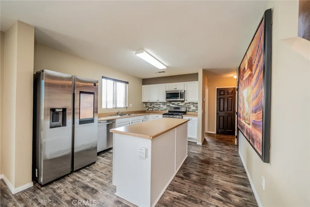 16013 Papago Place, Victorville, California 92394 home-pic-9
