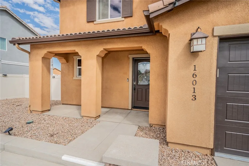 16013 Papago Place, Victorville, California 92394 home-pic-4