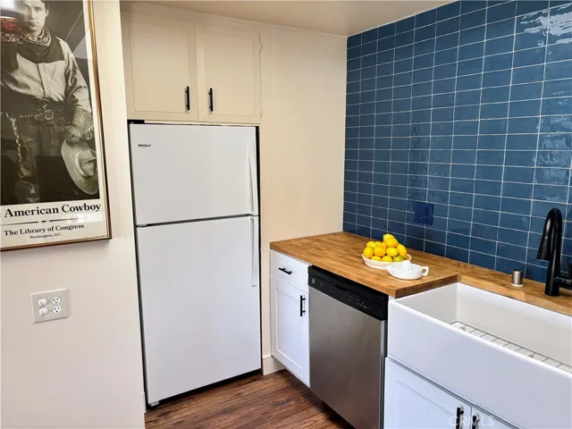 1543 Merion Way M2-45e, Seal Beach, California 90740