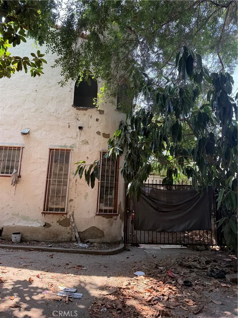 7830 7830 S Victoria, Los Angeles, California 90043 home-pic-5