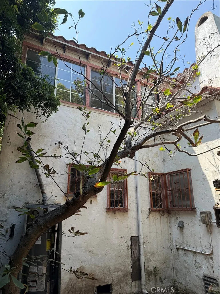 7830 7830 S Victoria, Los Angeles, California 90043 home-pic-3