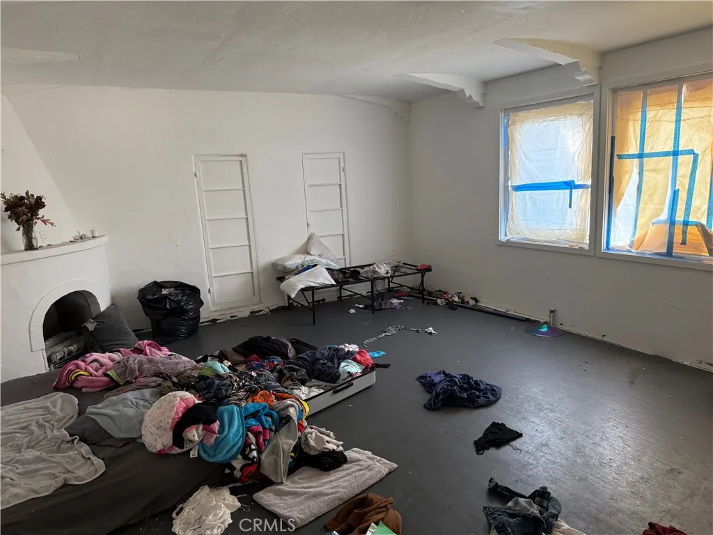 7830 7830 S Victoria, Los Angeles, California 90043 home-pic-6
