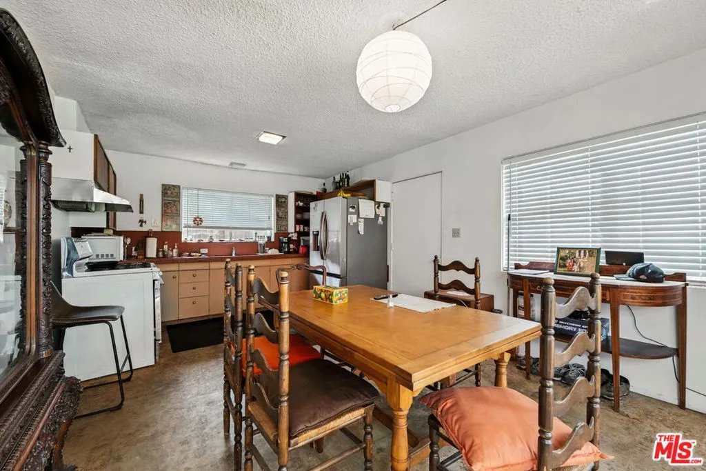 2186 Mar Vista Avenue, Altadena, California 91001 home-pic-21