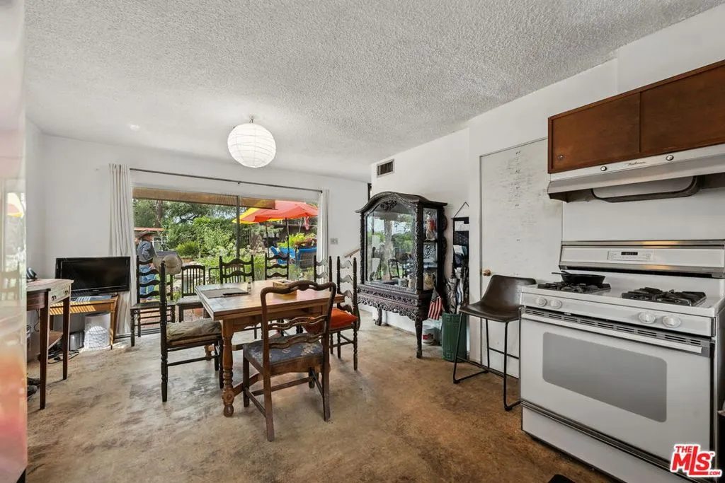 2186 Mar Vista Avenue, Altadena, California 91001 home-pic-22