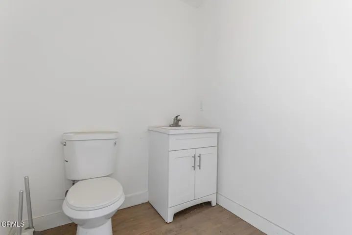 905 Corporation St Santa Paula-large-035