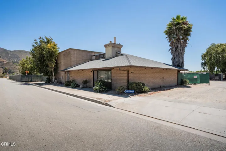 905 Corporation St Santa Paula-large-010