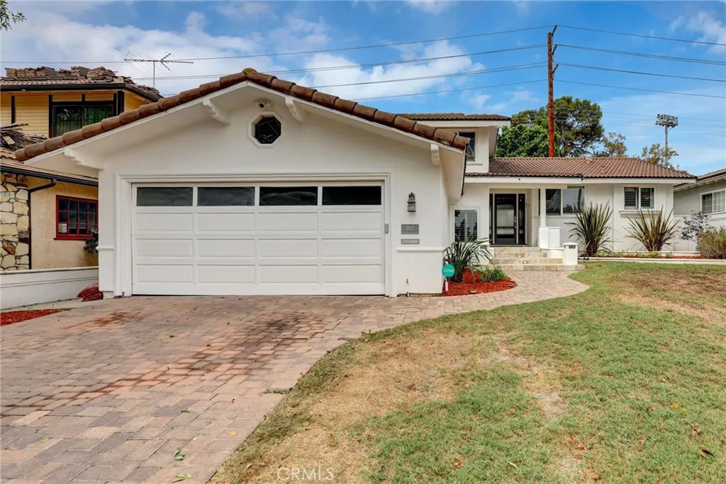 19127 Allingham Avenue, Cerritos, California 90703 home-pic-1