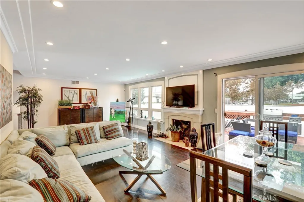 19127 Allingham Avenue, Cerritos, California 90703 home-pic-12