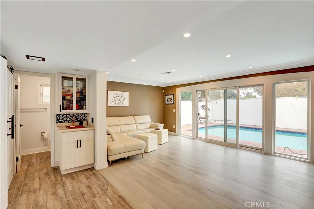 19127 Allingham Avenue, Cerritos, California 90703 home-pic-14