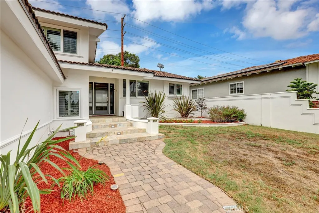 19127 Allingham Avenue, Cerritos, California 90703 home-pic-0
