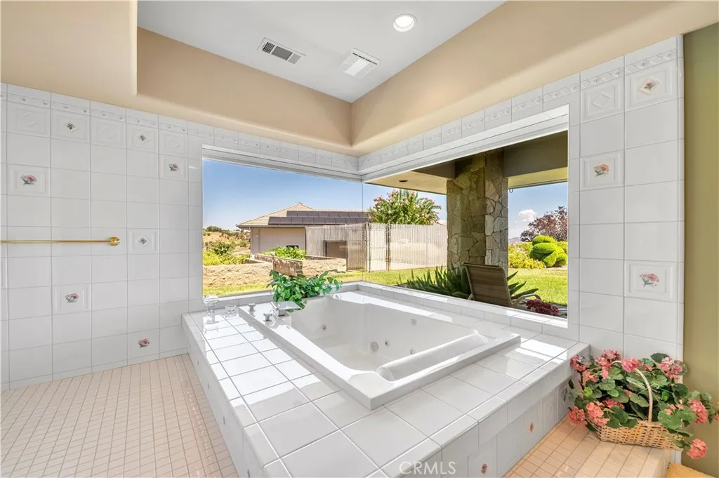 21410 Avenida De Arboles, Murrieta, California 92562 home-pic-31