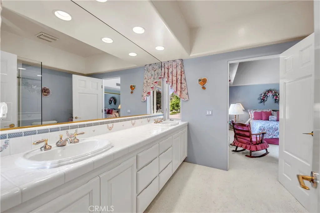 21410 Avenida De Arboles, Murrieta, California 92562 home-pic-42