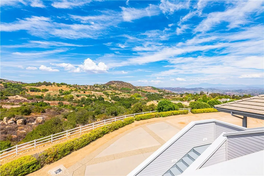 21410 Avenida De Arboles, Murrieta, California 92562 home-pic-65