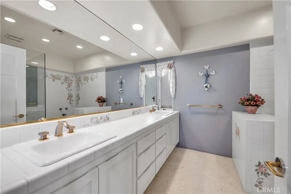 21410 Avenida De Arboles, Murrieta, California 92562 home-pic-48