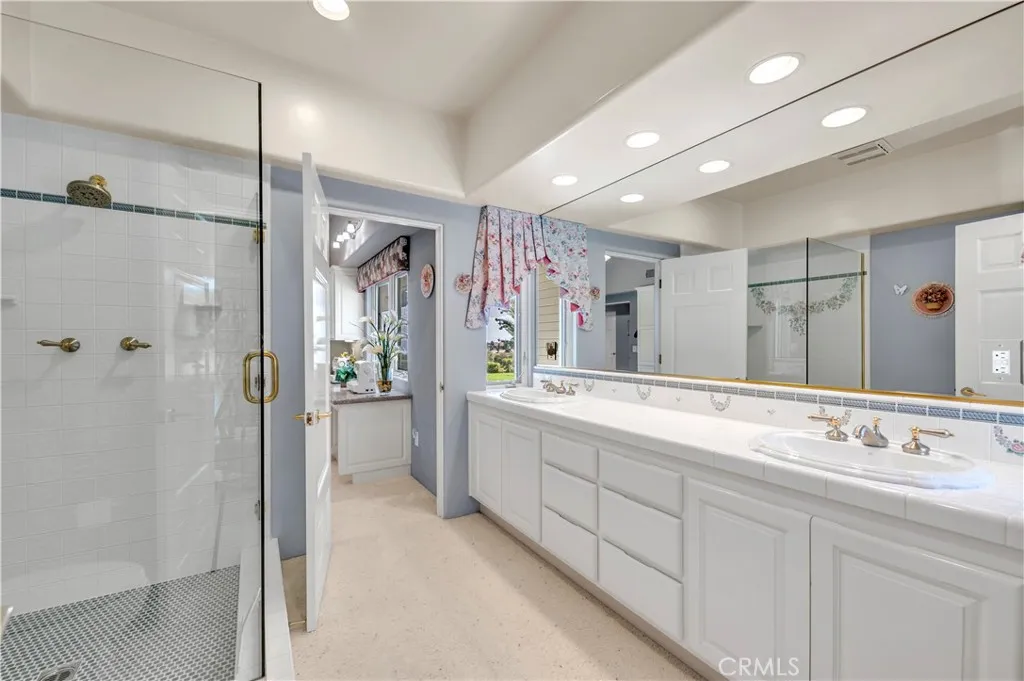 21410 Avenida De Arboles, Murrieta, California 92562 home-pic-41