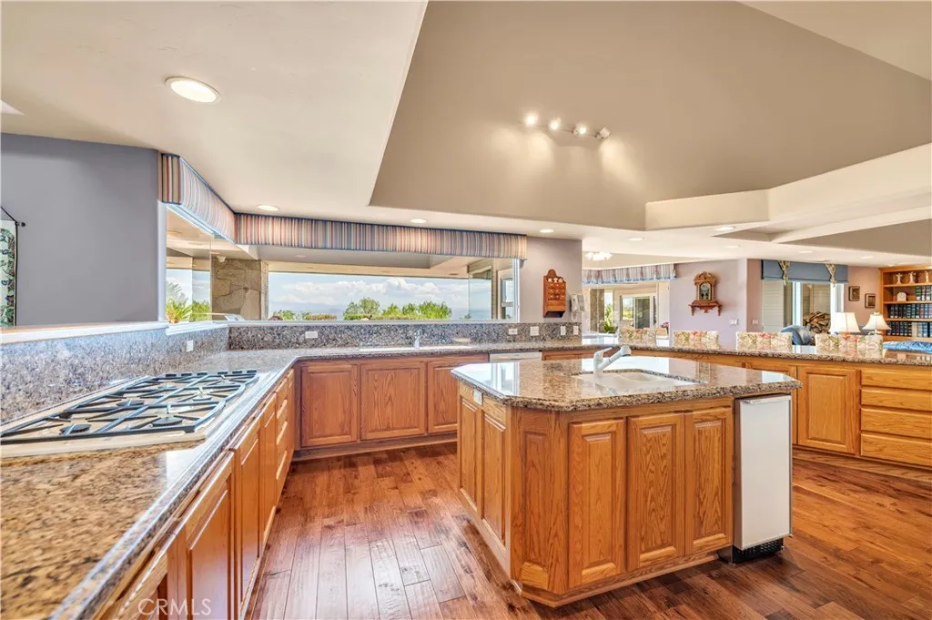 21410 Avenida De Arboles, Murrieta, California 92562 home-pic-15