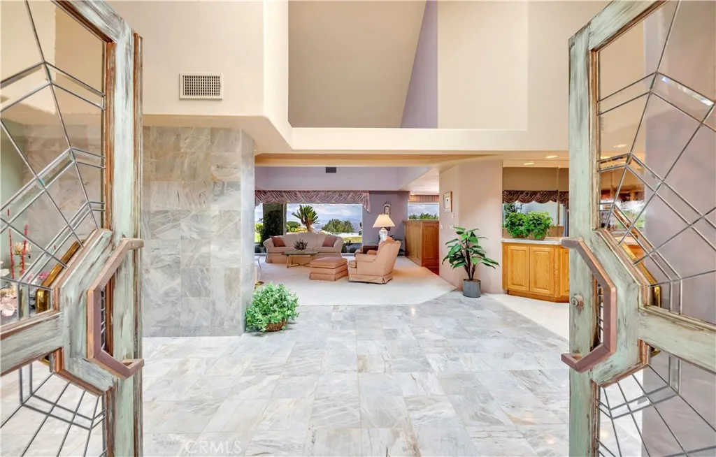 21410 Avenida De Arboles, Murrieta, California 92562 home-pic-11