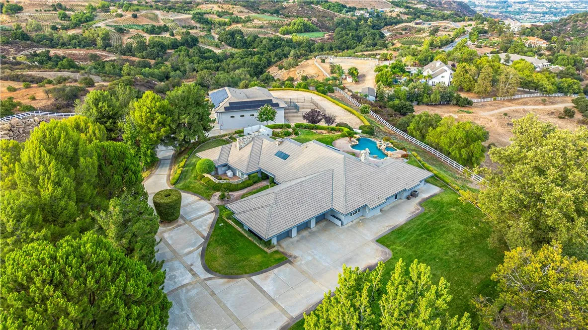 21410 Avenida De Arboles, Murrieta, California 92562 home-pic-3