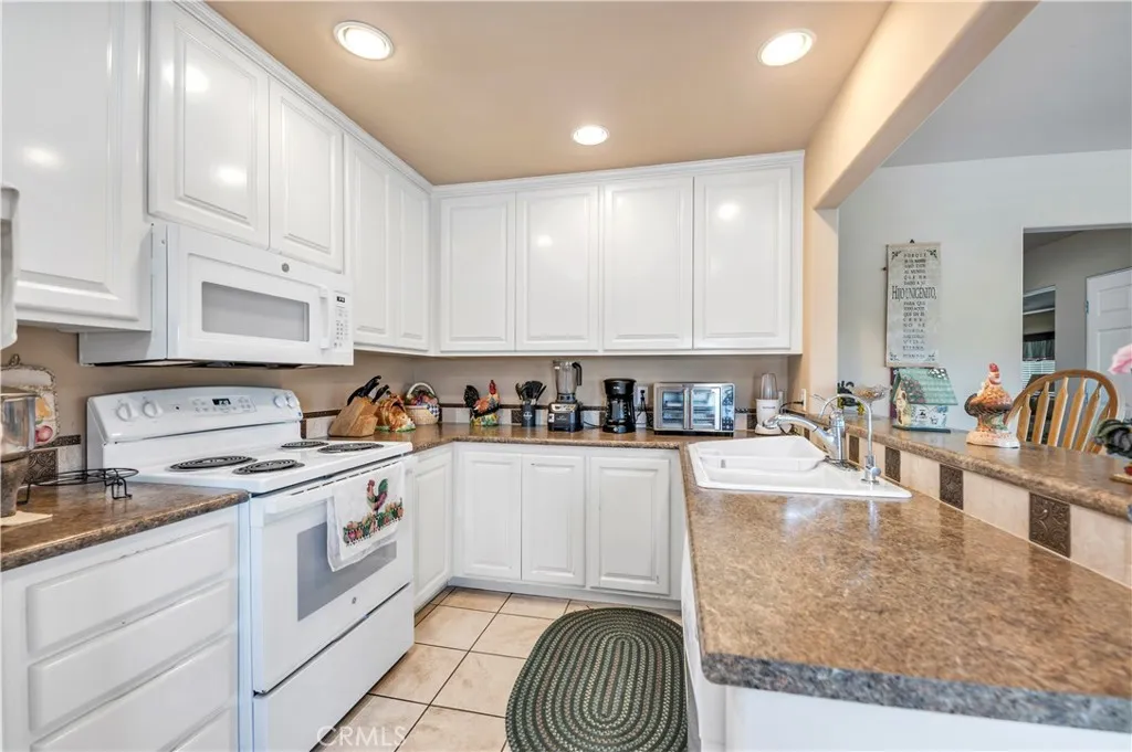 21410 Avenida De Arboles, Murrieta, California 92562 home-pic-67