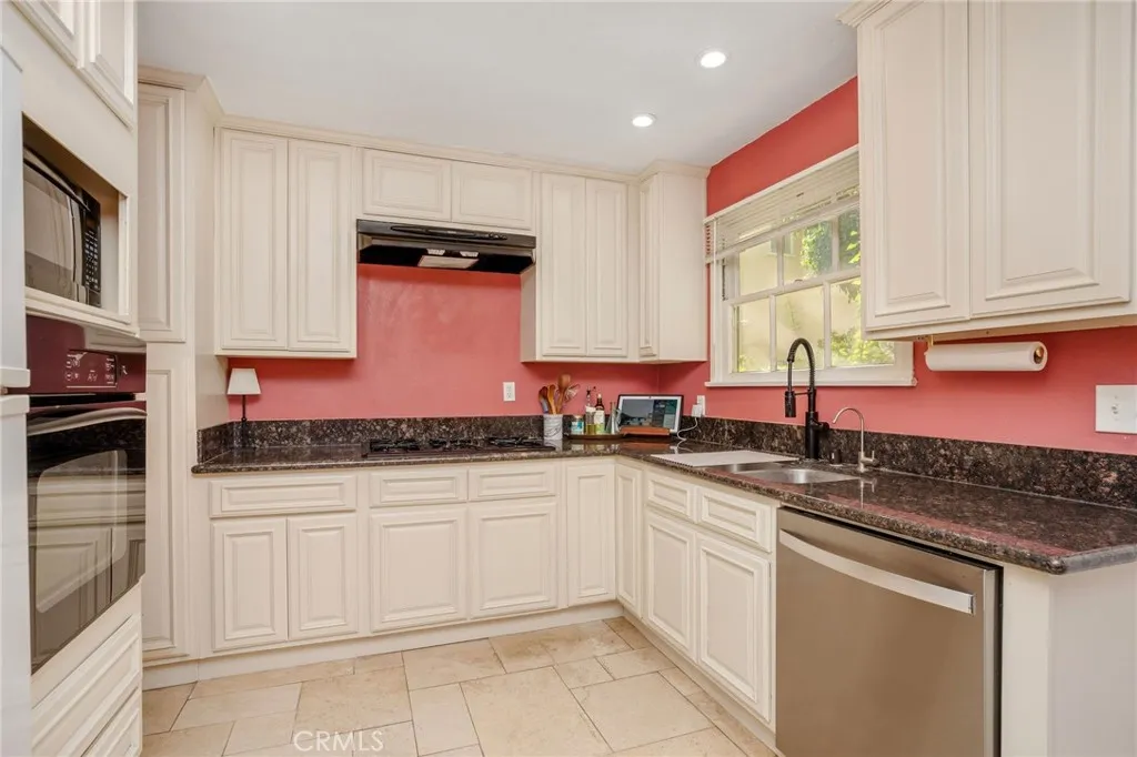 619 Granada Street, Glendale, California 91205 home-pic-7