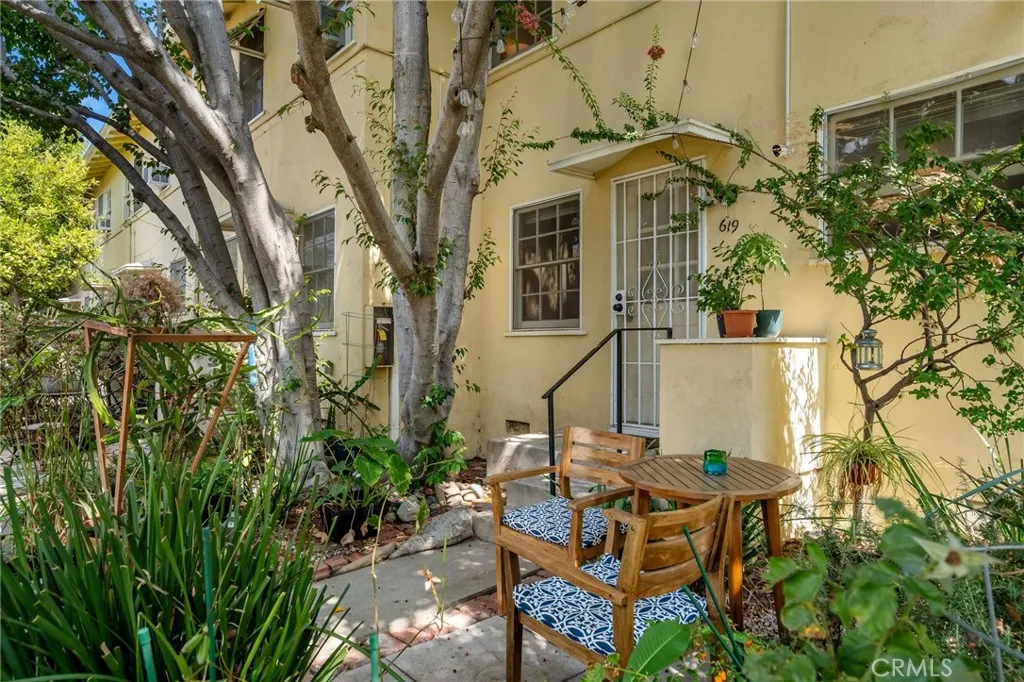 619 Granada Street, Glendale, California 91205 home-pic-11