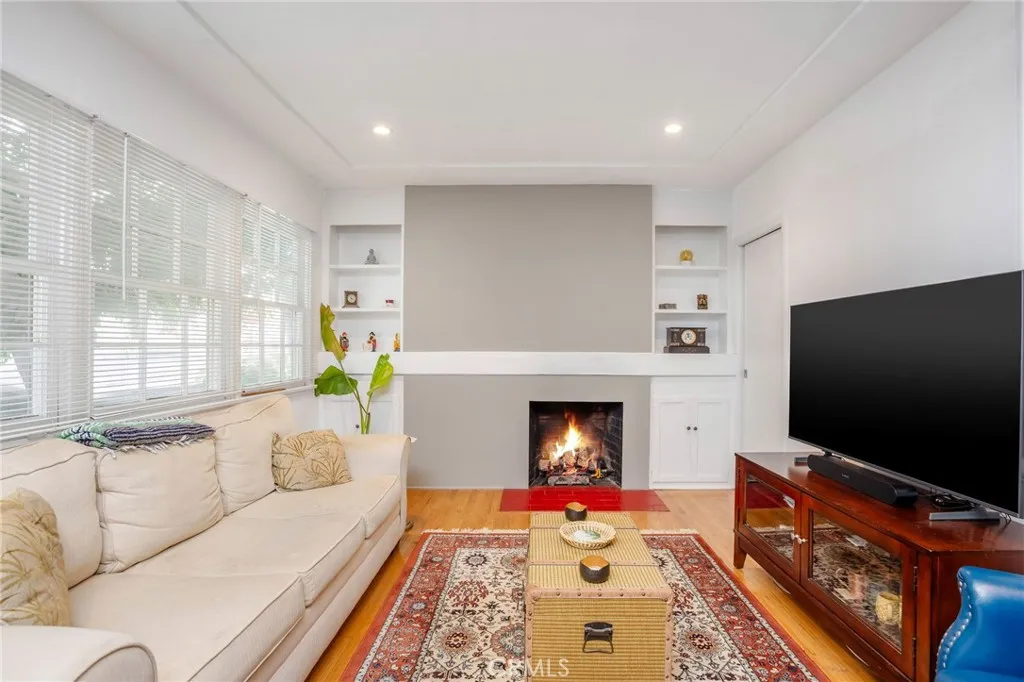 619 Granada Street, Glendale, California 91205 home-pic-3